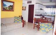 living room & kitchen/sala y cocina